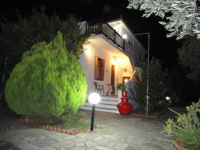 Liossis Rooms & Apartments Skopelos Town Ngoại thất bức ảnh