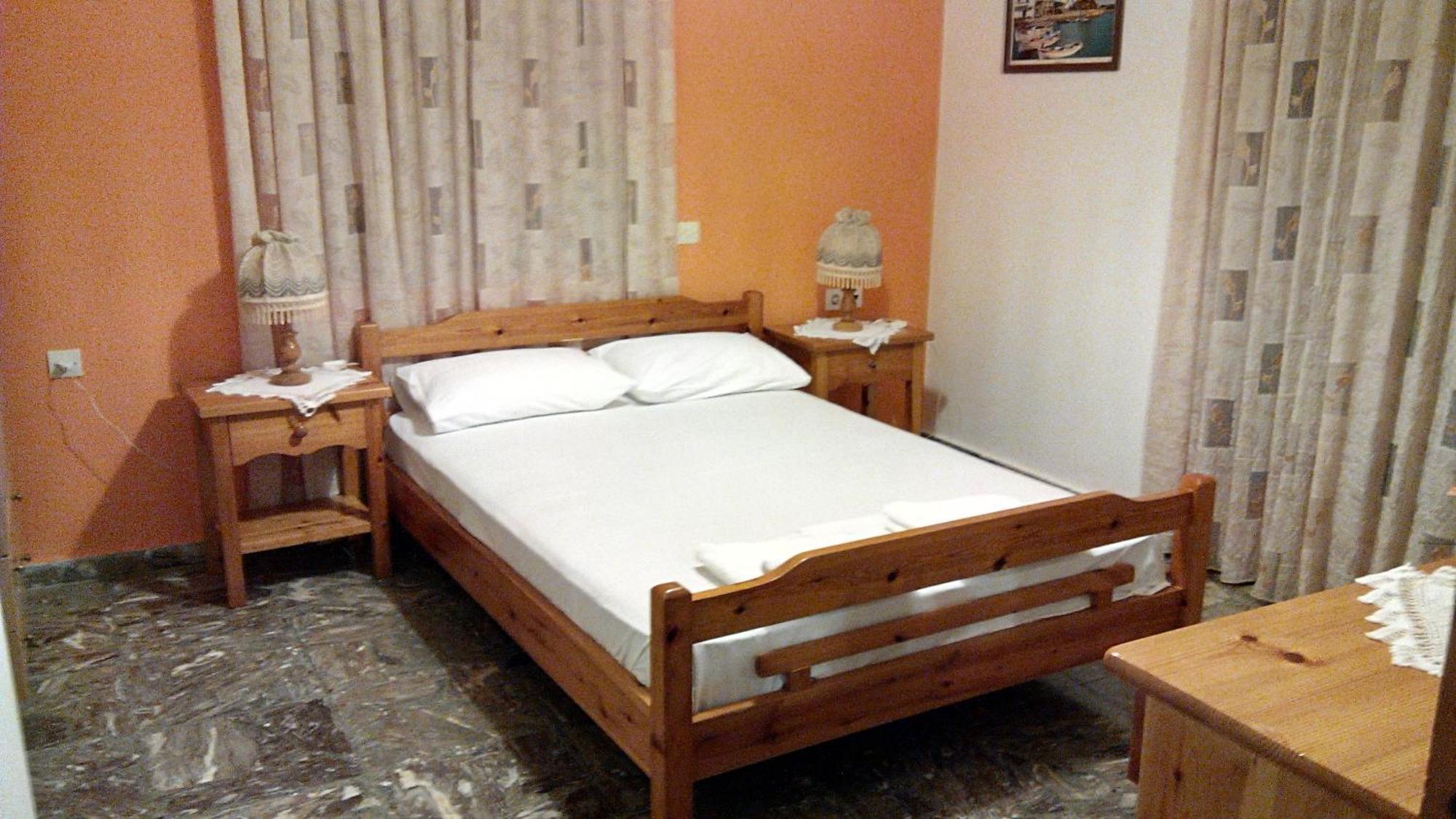 Liossis Rooms & Apartments Skopelos Town Phòng bức ảnh