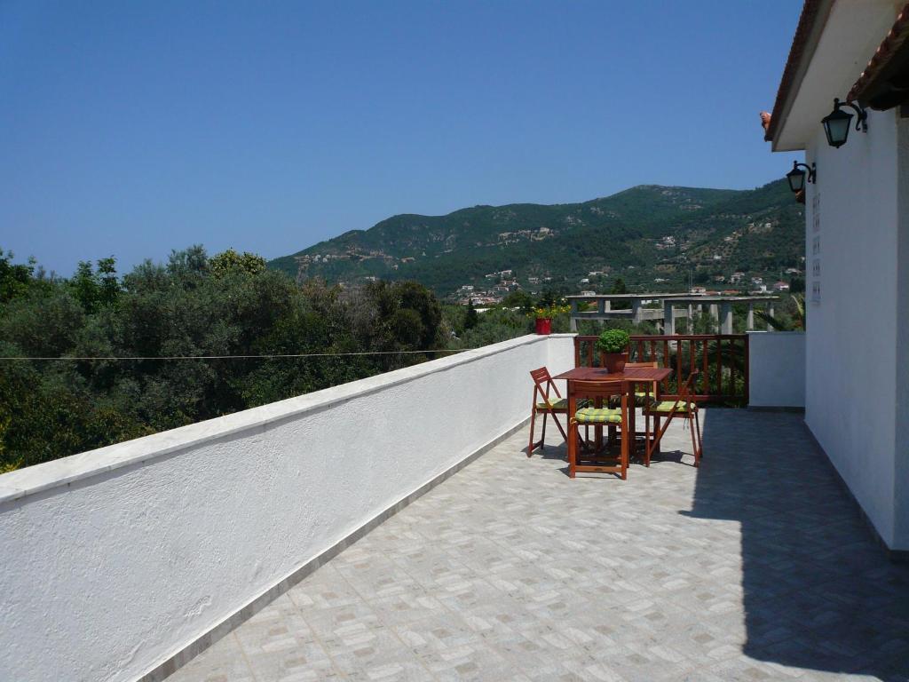 Liossis Rooms & Apartments Skopelos Town Ngoại thất bức ảnh